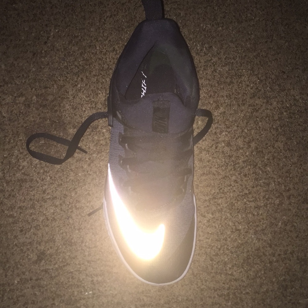 Nike tennis shoes - Picture 4 of 4